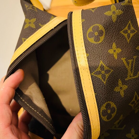 Louis Vuitton Toiletry or Shoe Bag - Picture 3 of 16